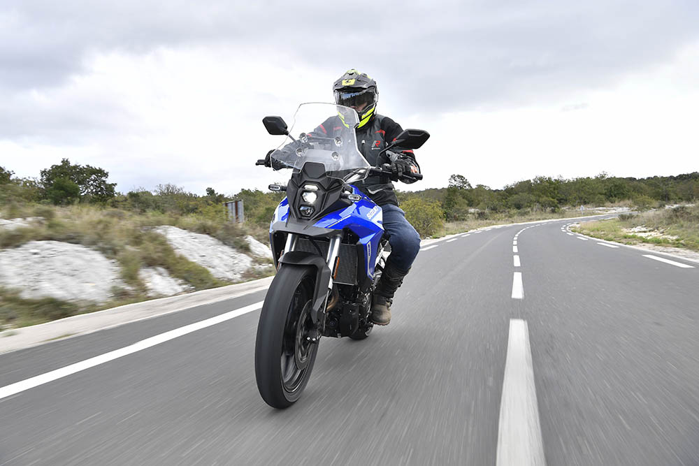 Suzuki_V_Strom_800RE_Rider