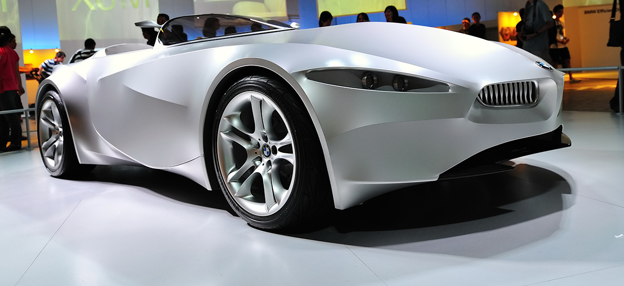Как модель BMW GINA Light Visionary 2001 года меняет форму, чтобы соответствовать своей скорости